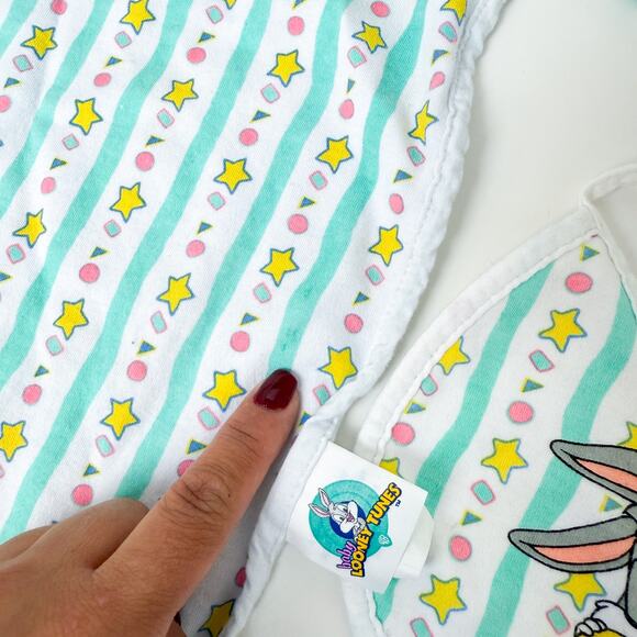 Vintage Baby Looney Tunes Tweety Bugs Bunny Blanket Bib Hat Boots - NB Newborn - Picture 6 of 9